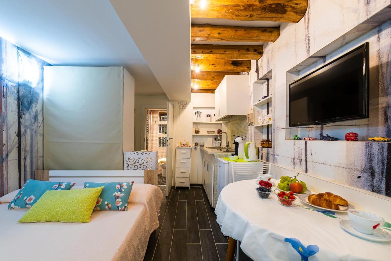 Ln Luxe Apartment Venice Canal View Екстериор снимка